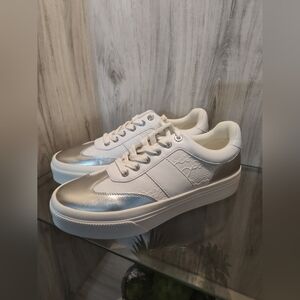 J/slides white sneakers women shoes SZ 8 new no box